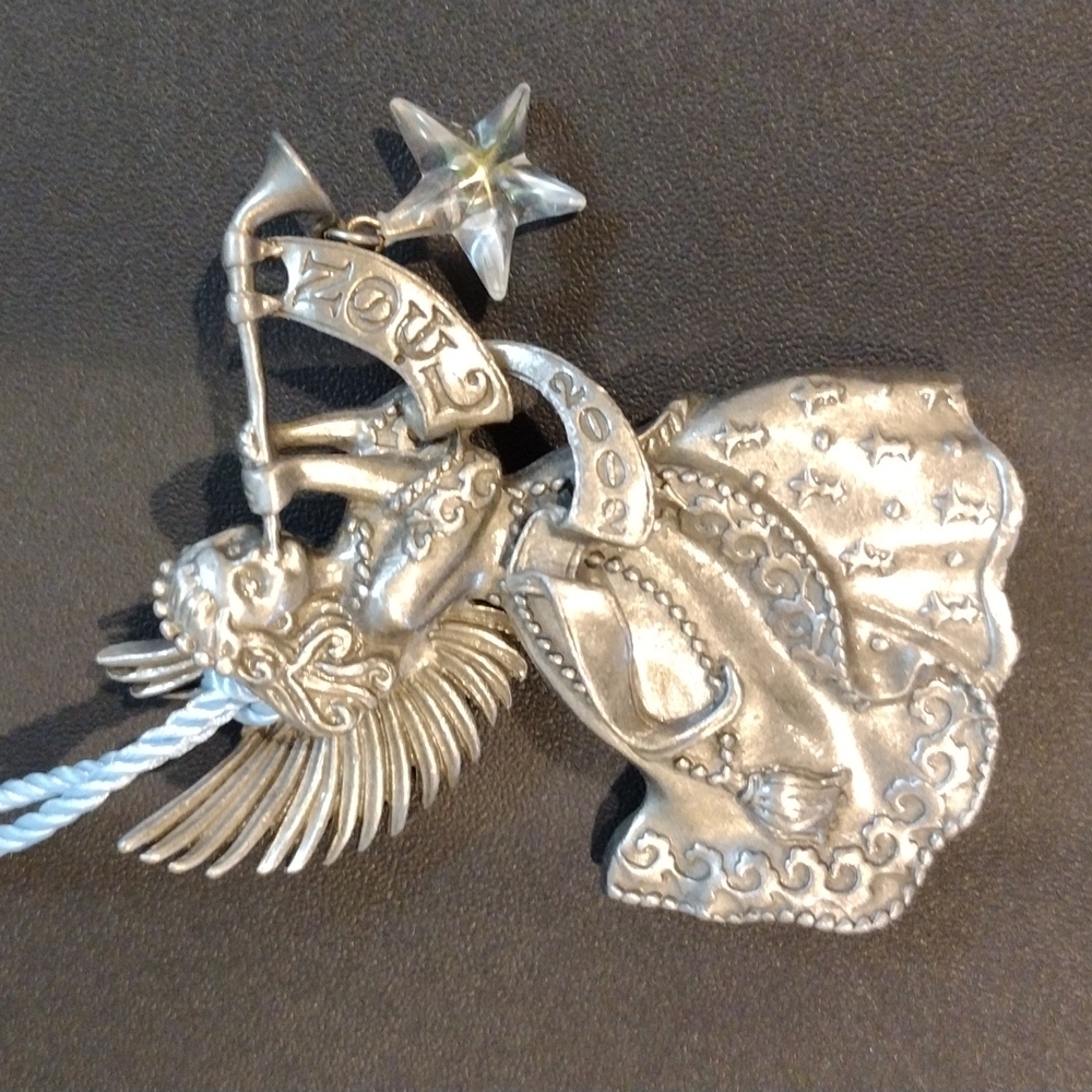 AVON Vintage 2002 Angel Pewter‎ Ornament